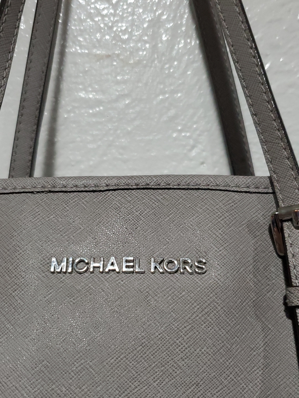 Michael Kors Jet Set Travel Medium Carryall Tote In Grey/Silver Saffiano Leather - Picture 4 of 16